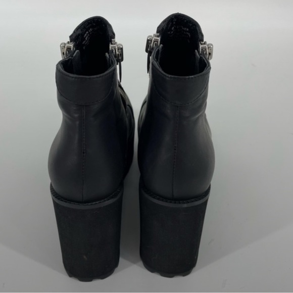 UNIF Daria 
•Black Platform
•Ankle Boots 
•Size 9
•100% leather upper
•zippers - Picture 2 of 11